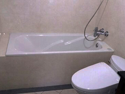 居家無障礙修繕工程改善內容：浴缸拆除工程，改善前後對照