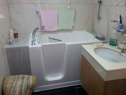 銀髮族走入式開門浴缸 工作實績