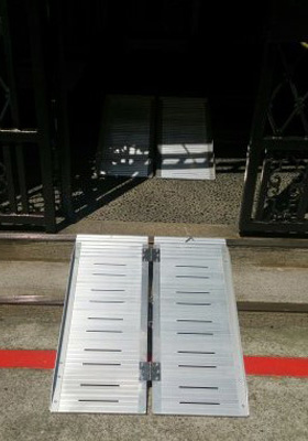 高低落差改善設備(輕型對(二)折式斜坡板) 工作實績