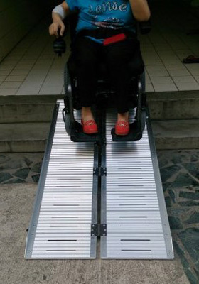 高低落差改善設備(輕型對(二)折式斜坡板) 工作實績