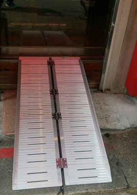 高低落差改善設備(輕型對(二)折式斜坡板) 工作實績