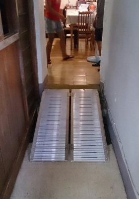 高低落差改善設備(輕型對(二)折式斜坡板) 工作實績