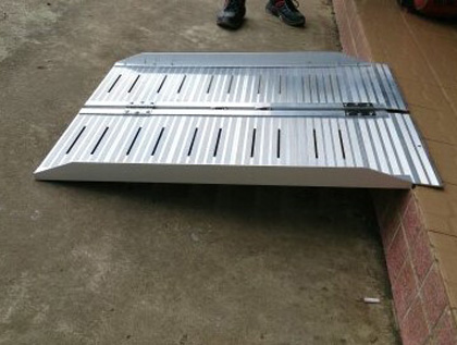 高低落差改善設備(輕型對(二)折式斜坡板) 工作實績