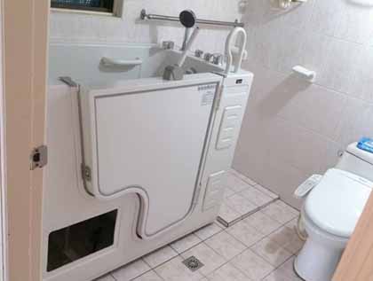 銀髮族走入式開門浴缸 工作實績