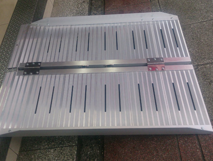 高低落差改善設備(輕型對(二)折式斜坡板) 工作實績